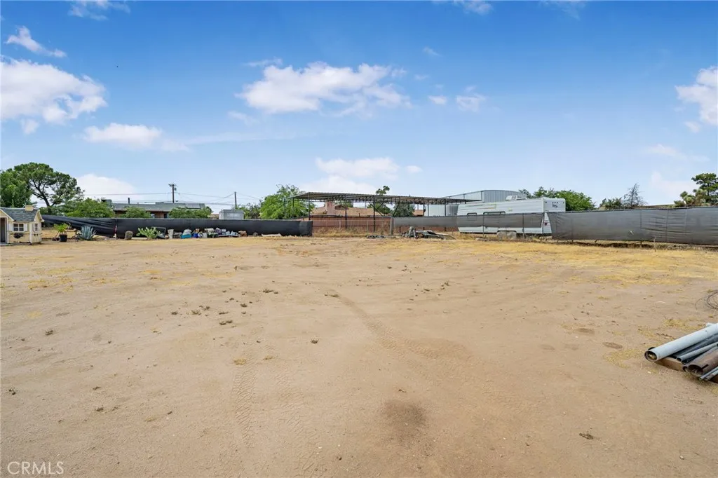main property photo 23