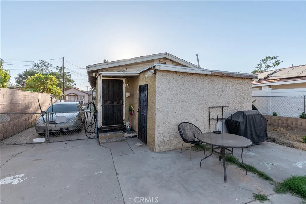 main property photo 17