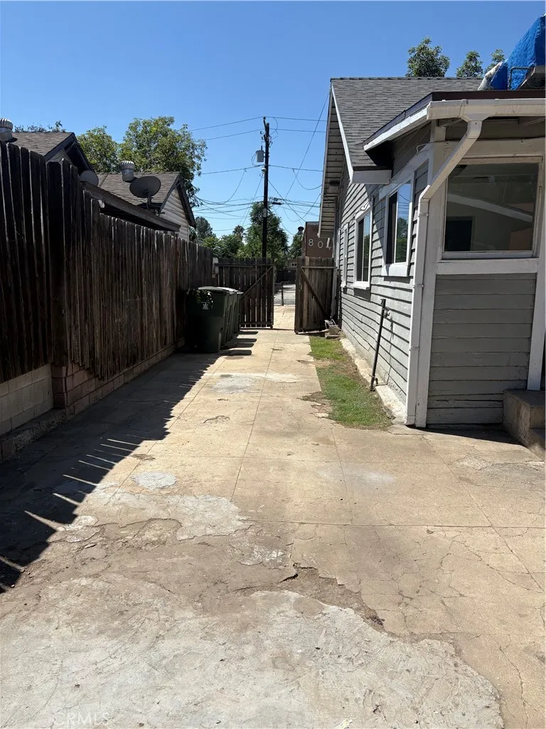 main property photo 10