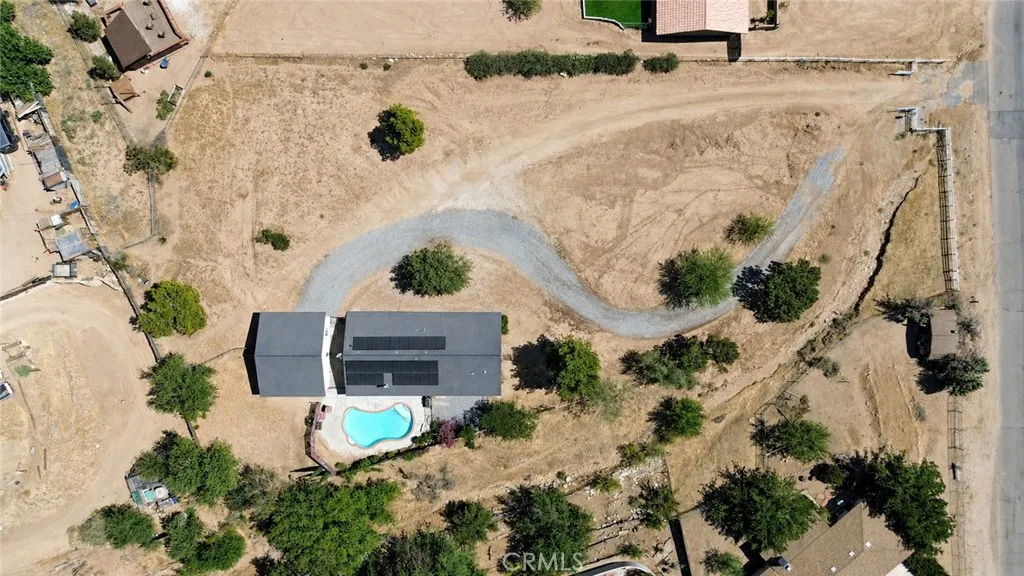 main property photo 17