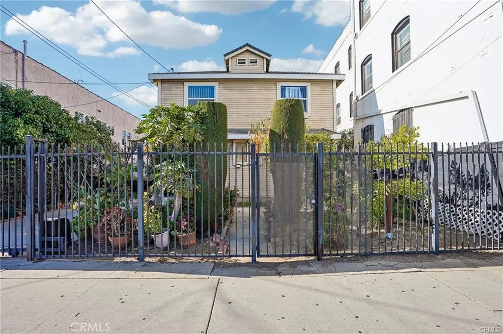 main property photo 0