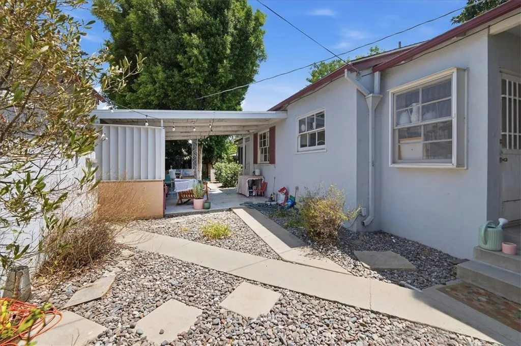main property photo 23