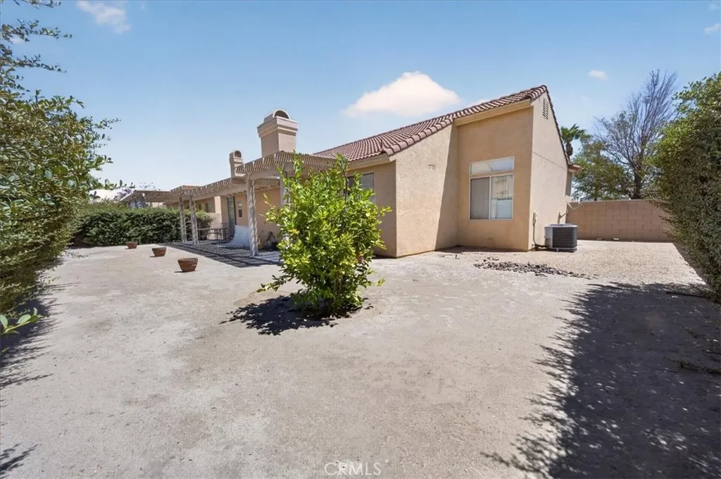 main property photo 23
