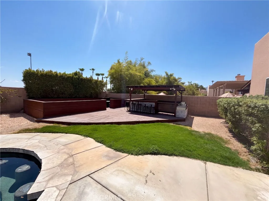 main property photo 25