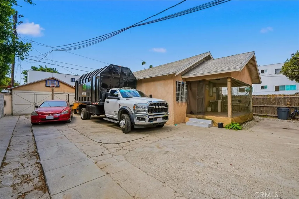 main property photo 5