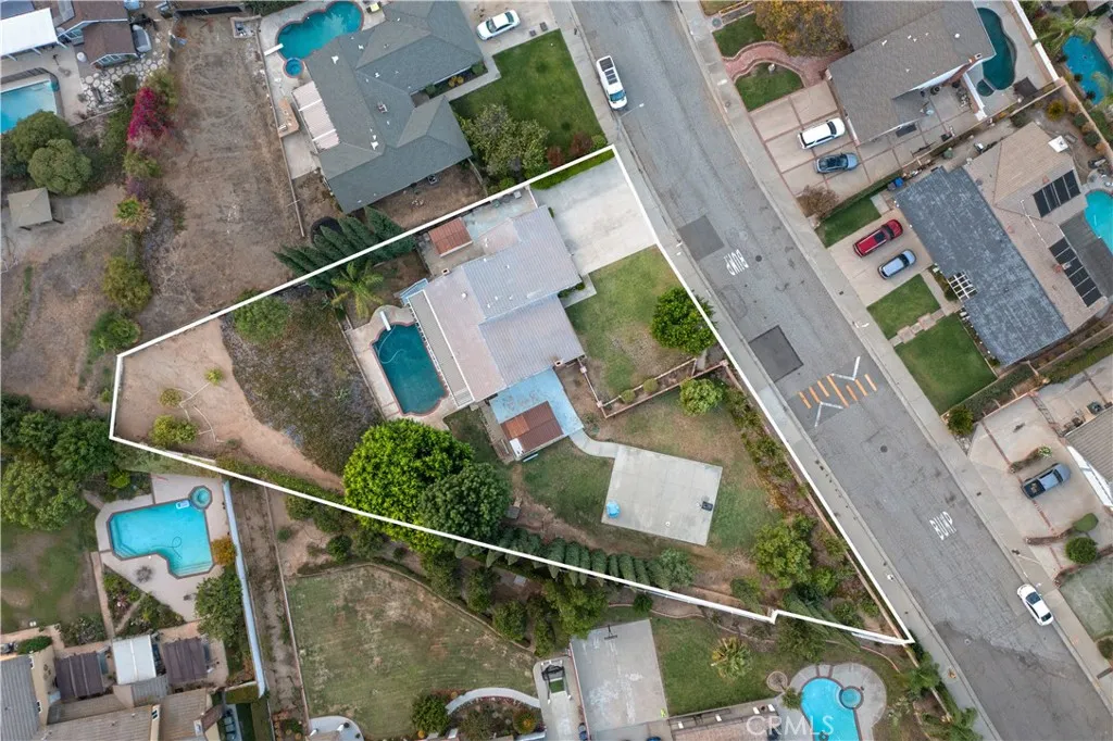main property photo 40