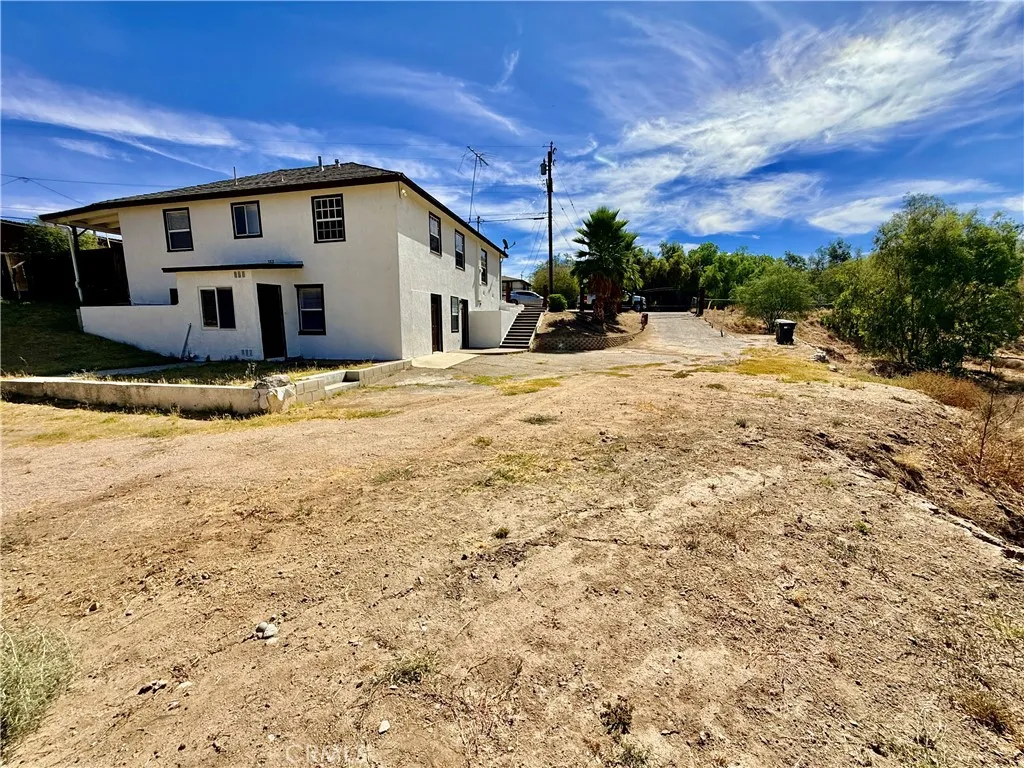 main property photo 8