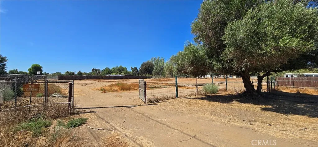 main property photo 28