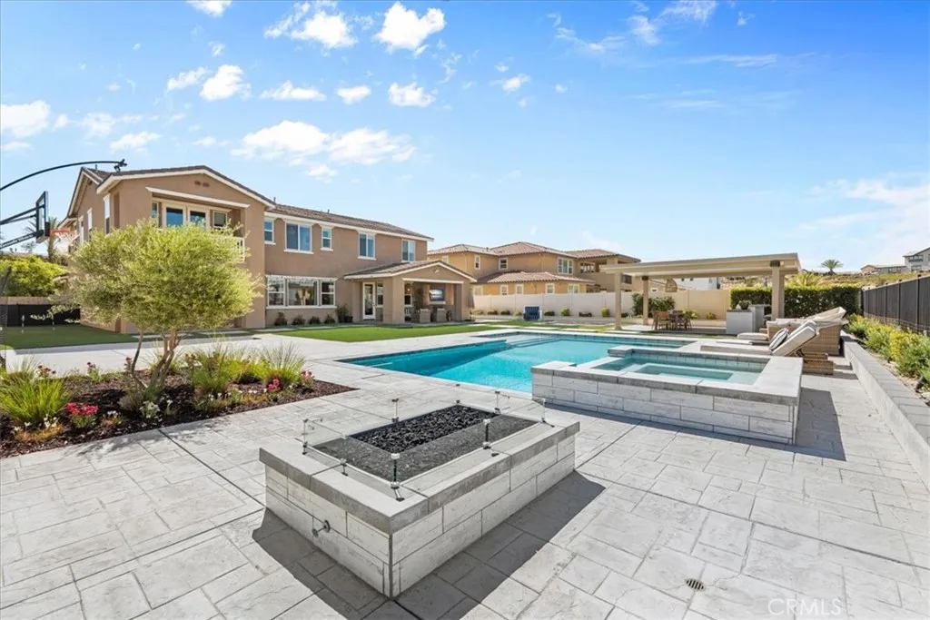 main property photo 47