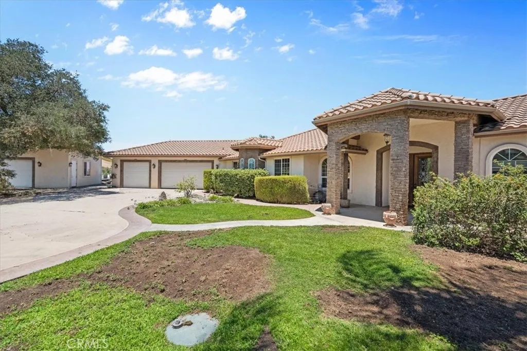 main property photo 4