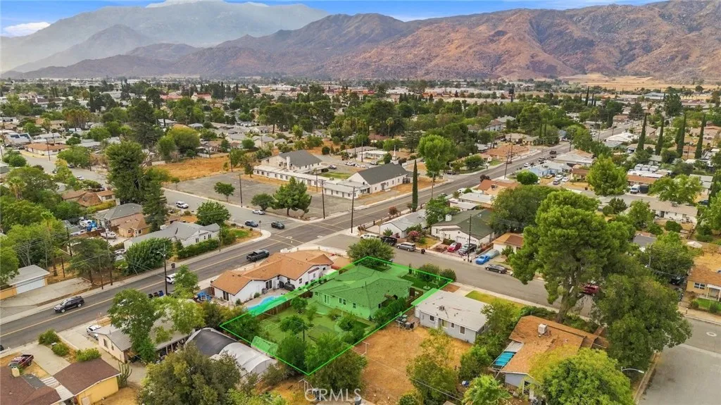 main property photo 8