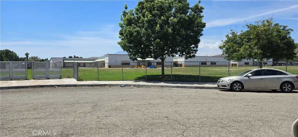 main property photo 30