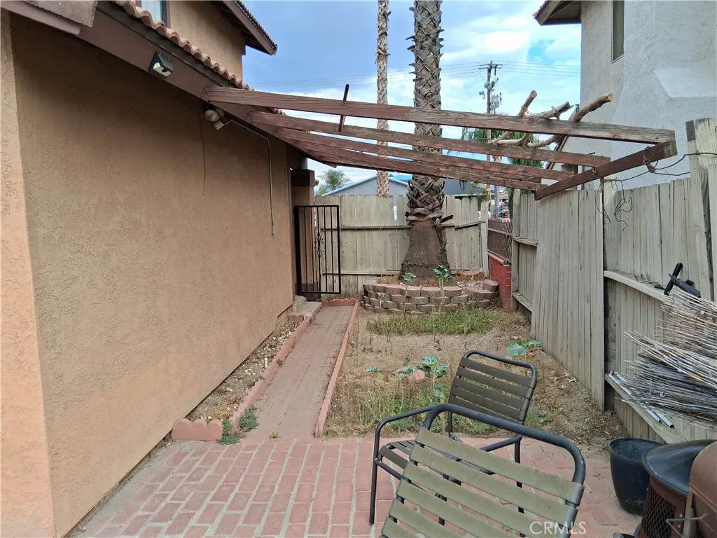 main property photo 14