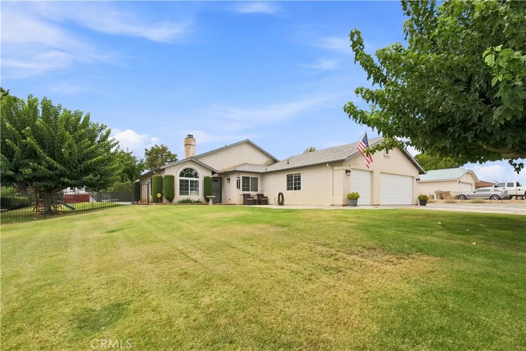 main property photo 28
