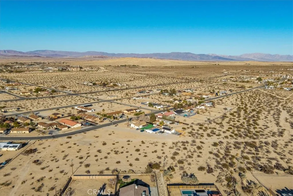 main property photo 13