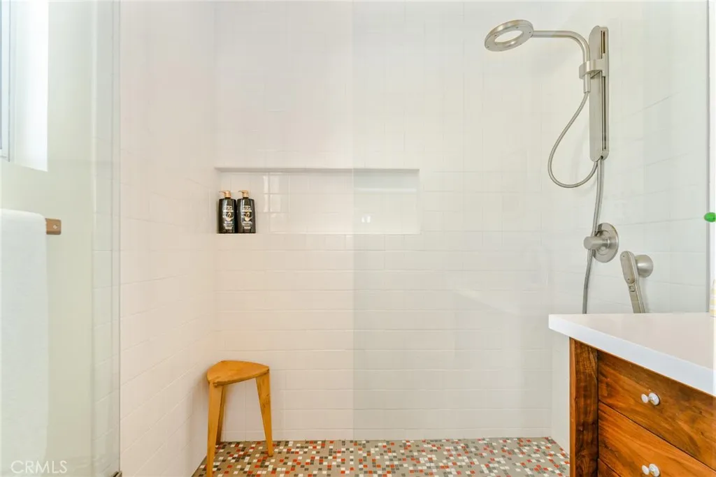 property viewer photo 24
