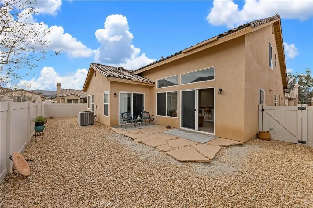main property photo 8