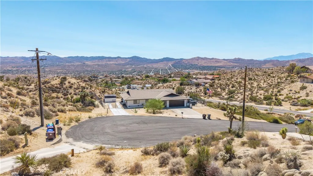 main property photo 17