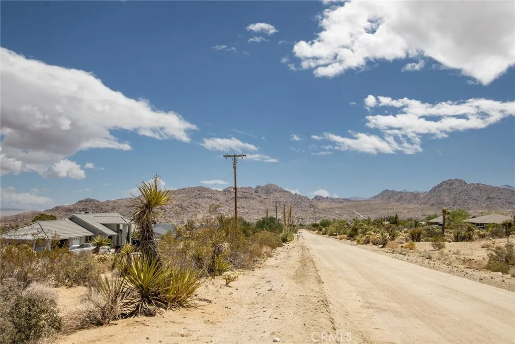 main property photo 10