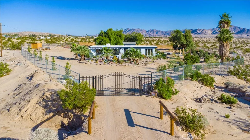 main property photo 28