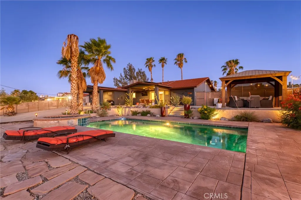 main property photo 8