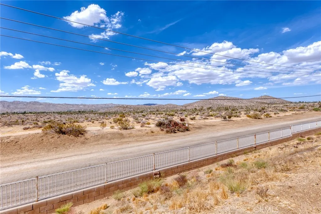 main property photo 28