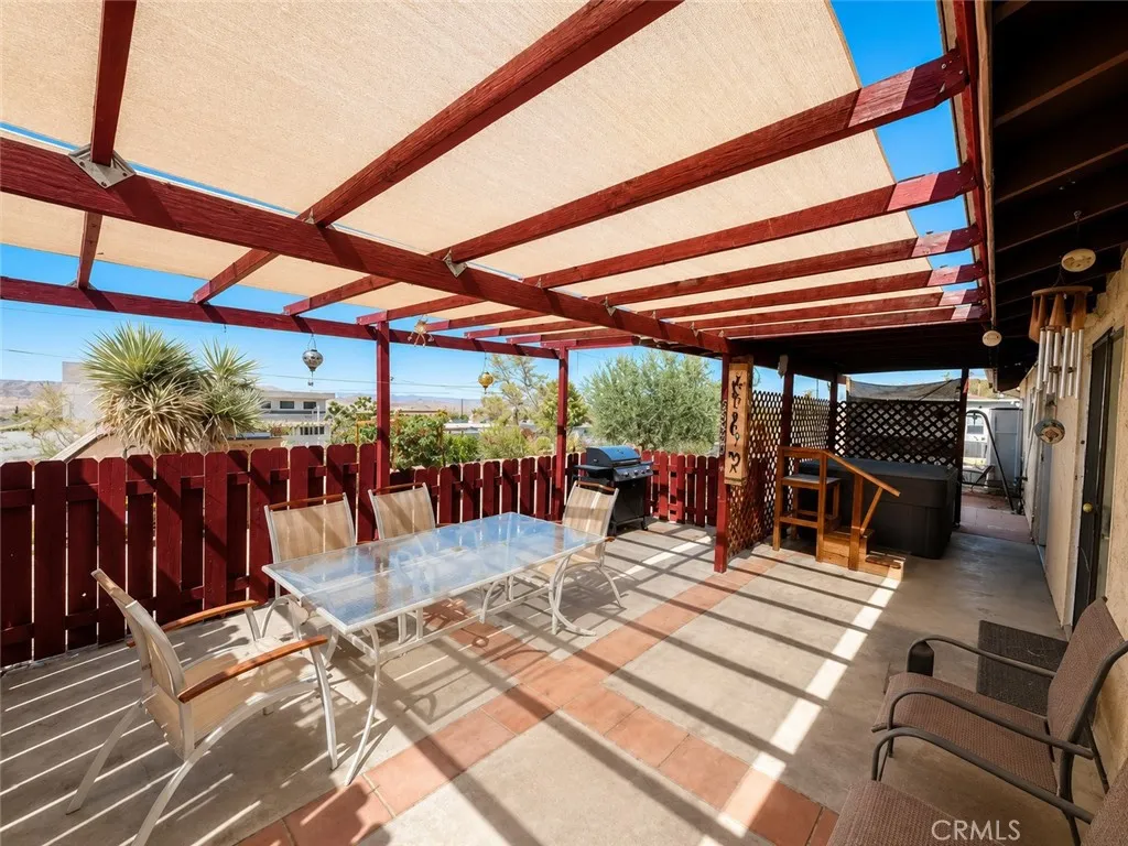 main property photo 8