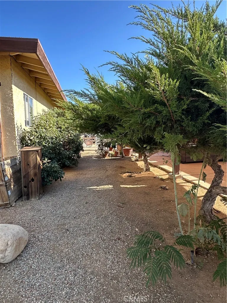 main property photo 16