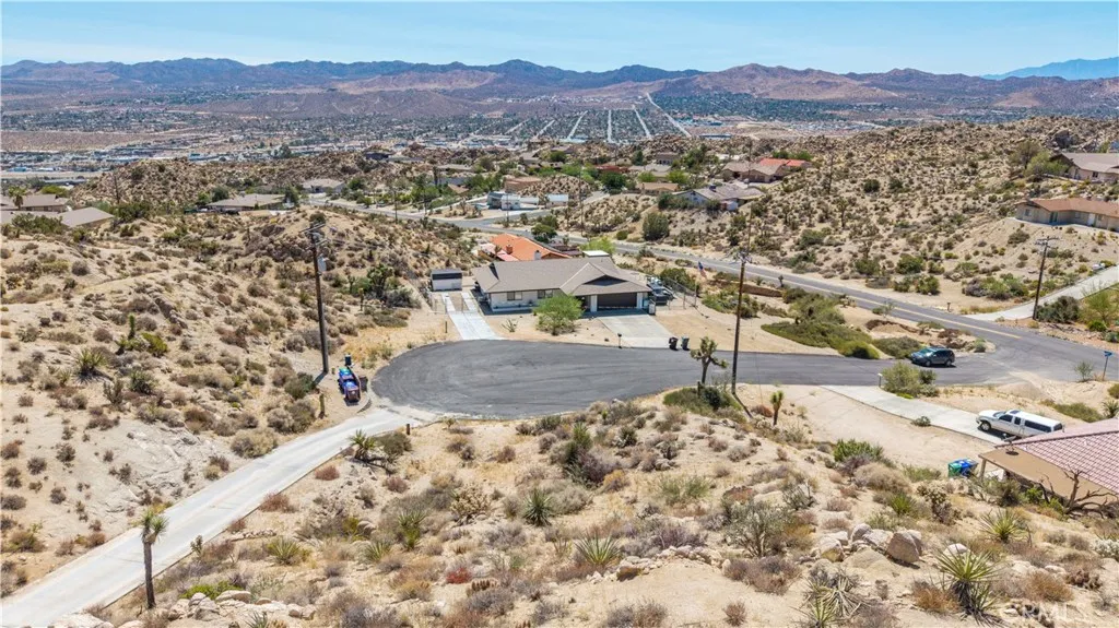 main property photo 16