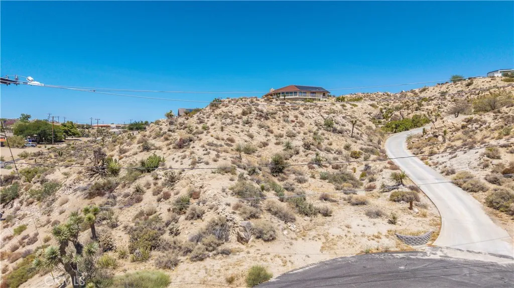 main property photo 24