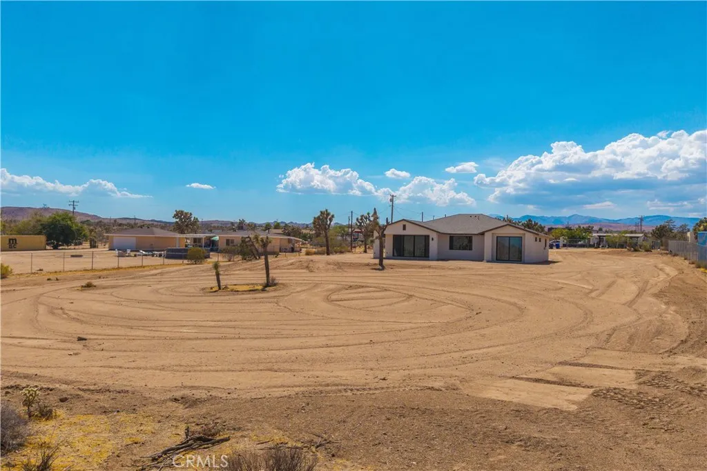 main property photo 40