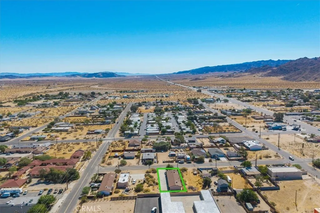 main property photo 11