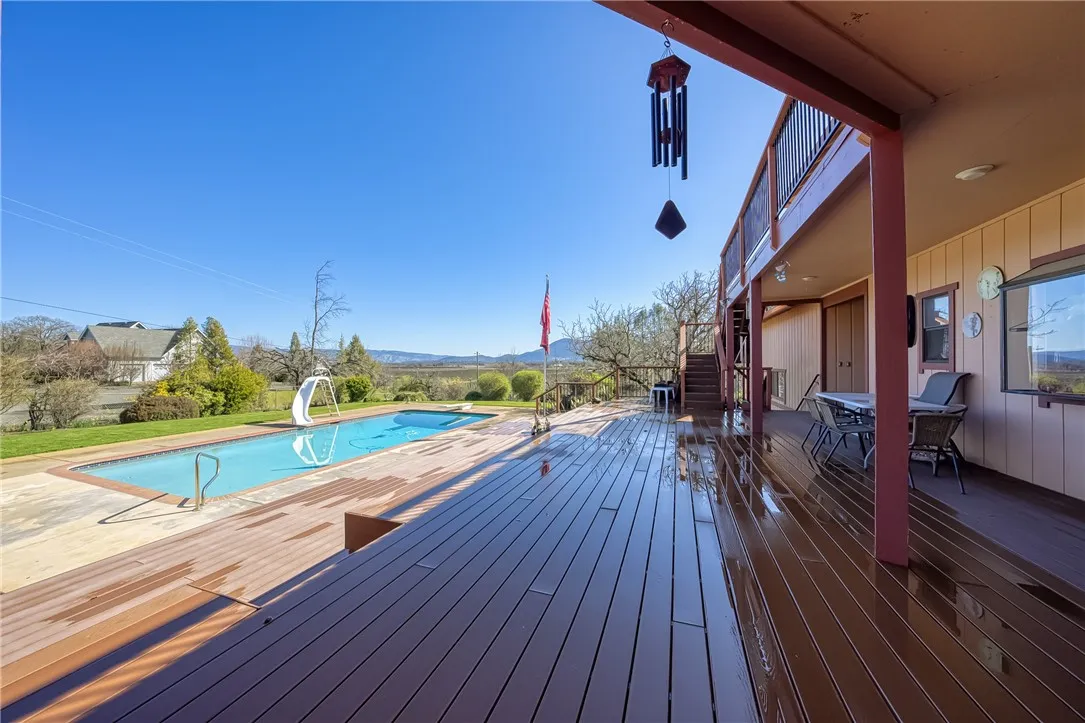 main property photo 16