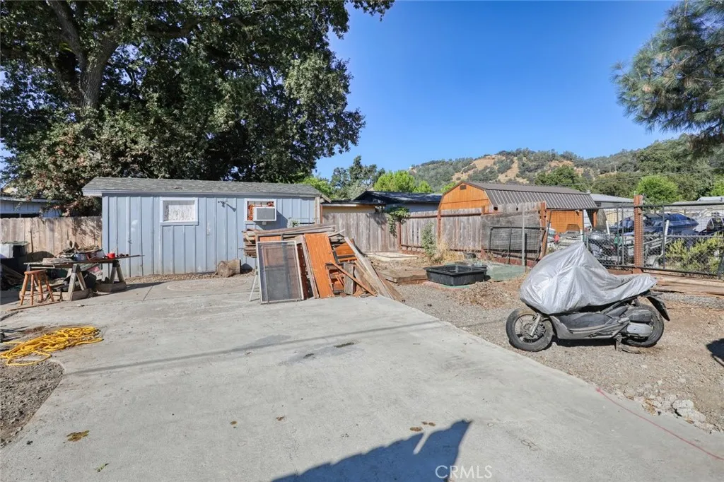 main property photo 16