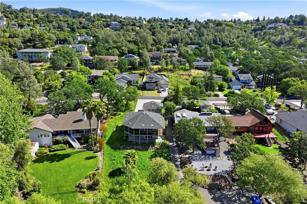 main property photo 33