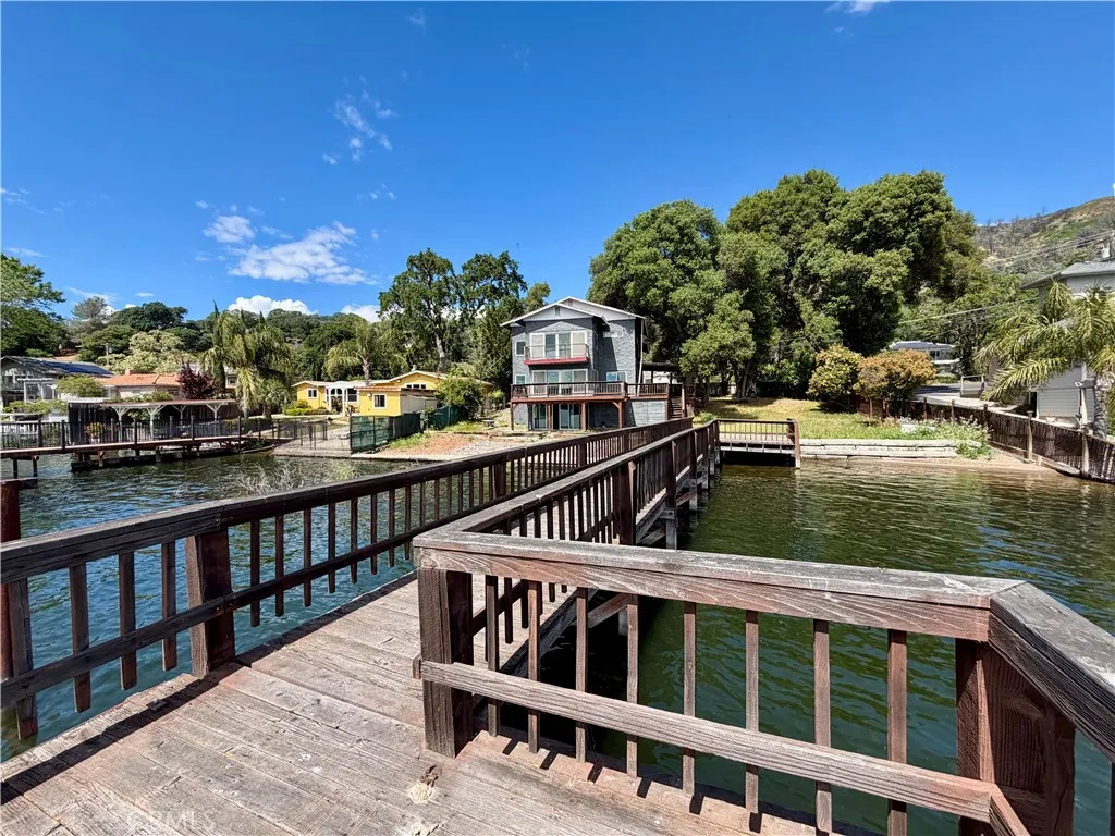 main property photo 40