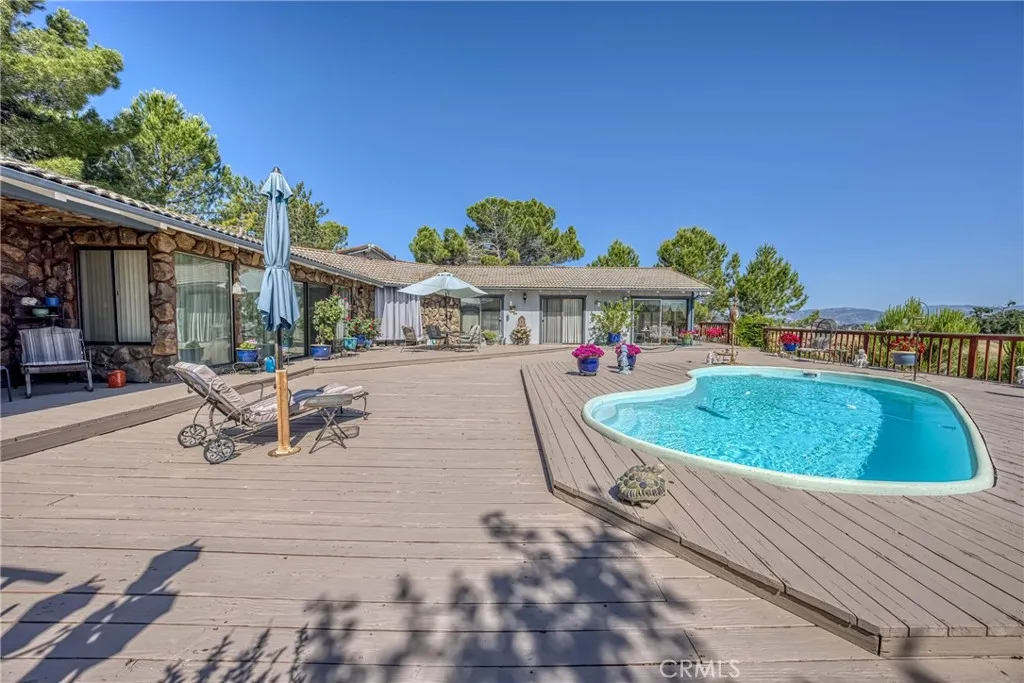 main property photo 14