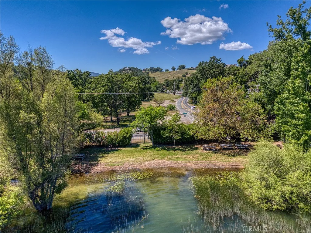 main property photo 25