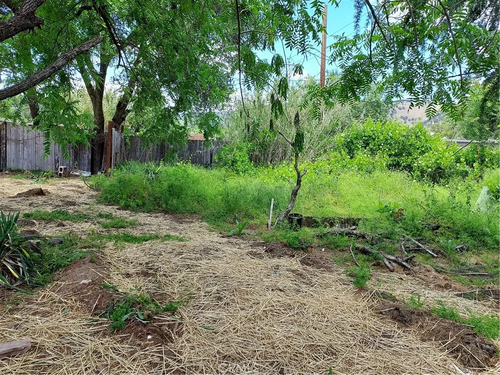 main property photo 10