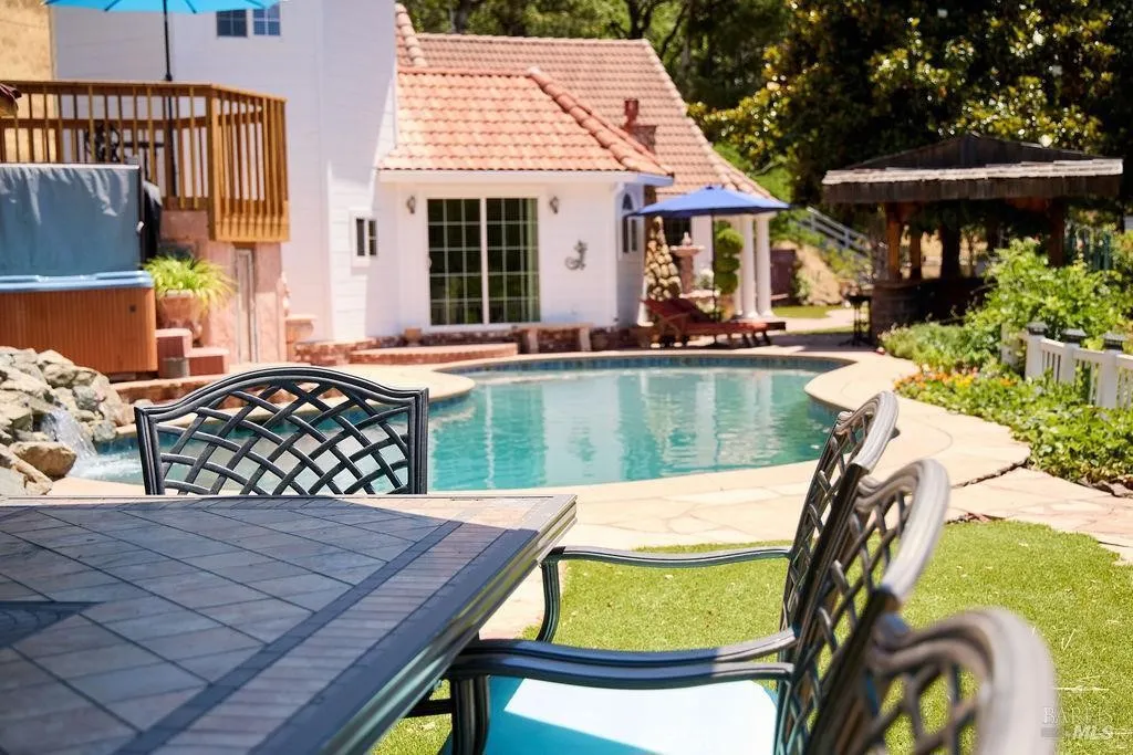 main property photo 58