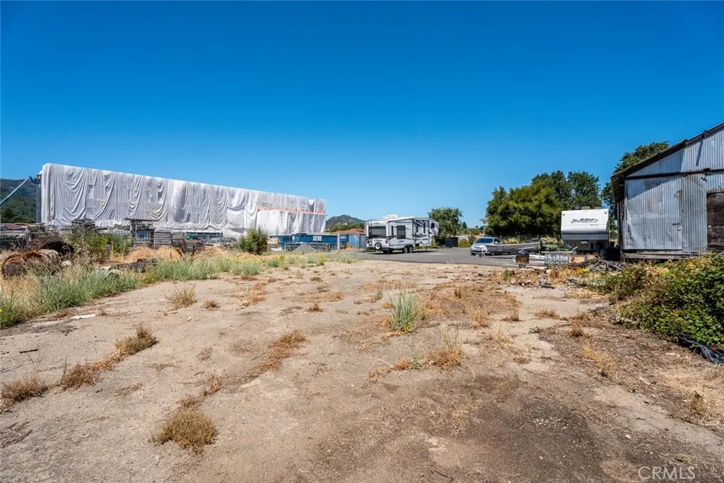 main property photo 5