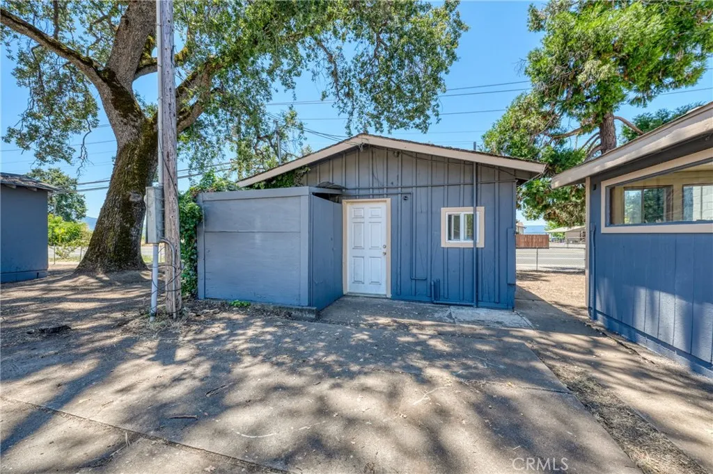 main property photo 11