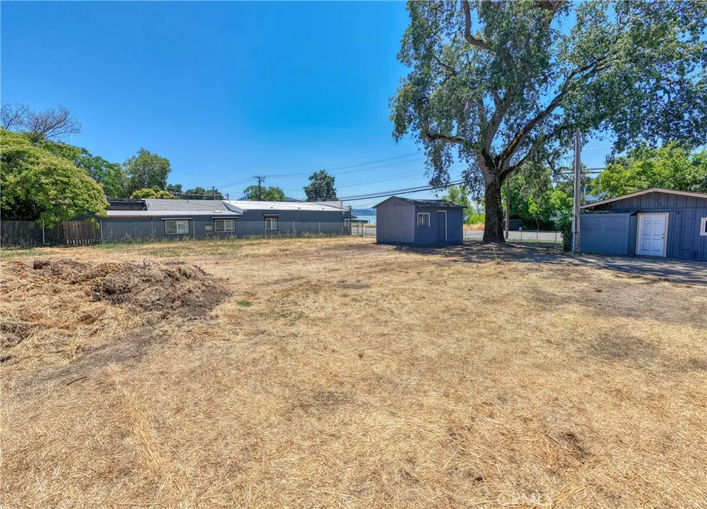 main property photo 25