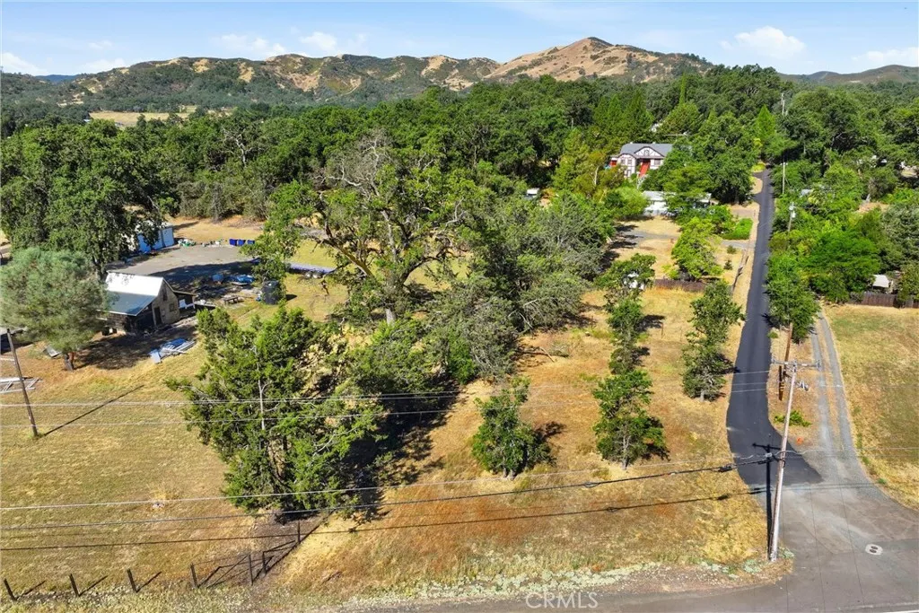 main property photo 10