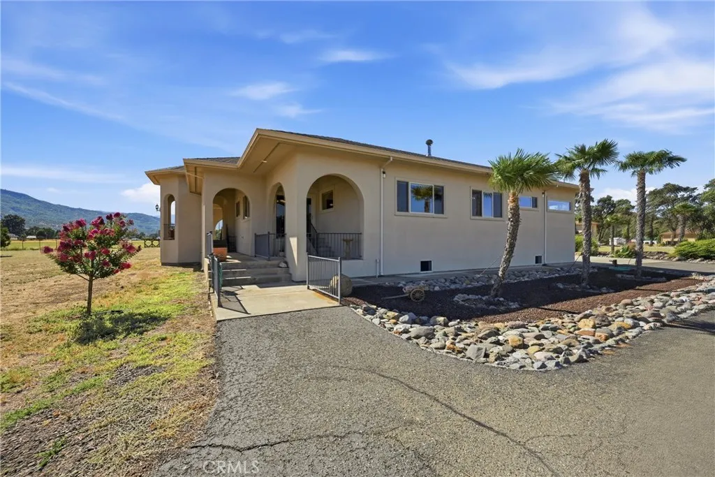 main property photo 9
