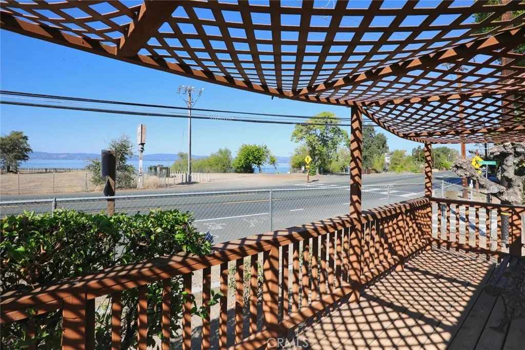 main property photo 28
