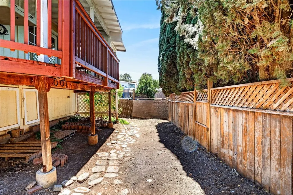 main property photo 28