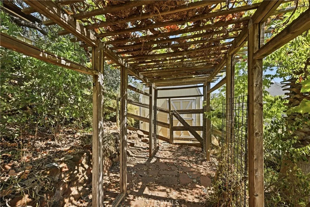 main property photo 22