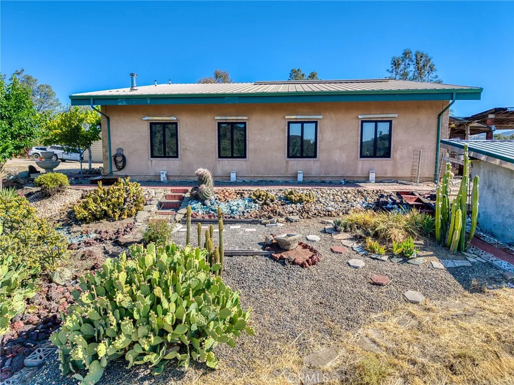 main property photo 40