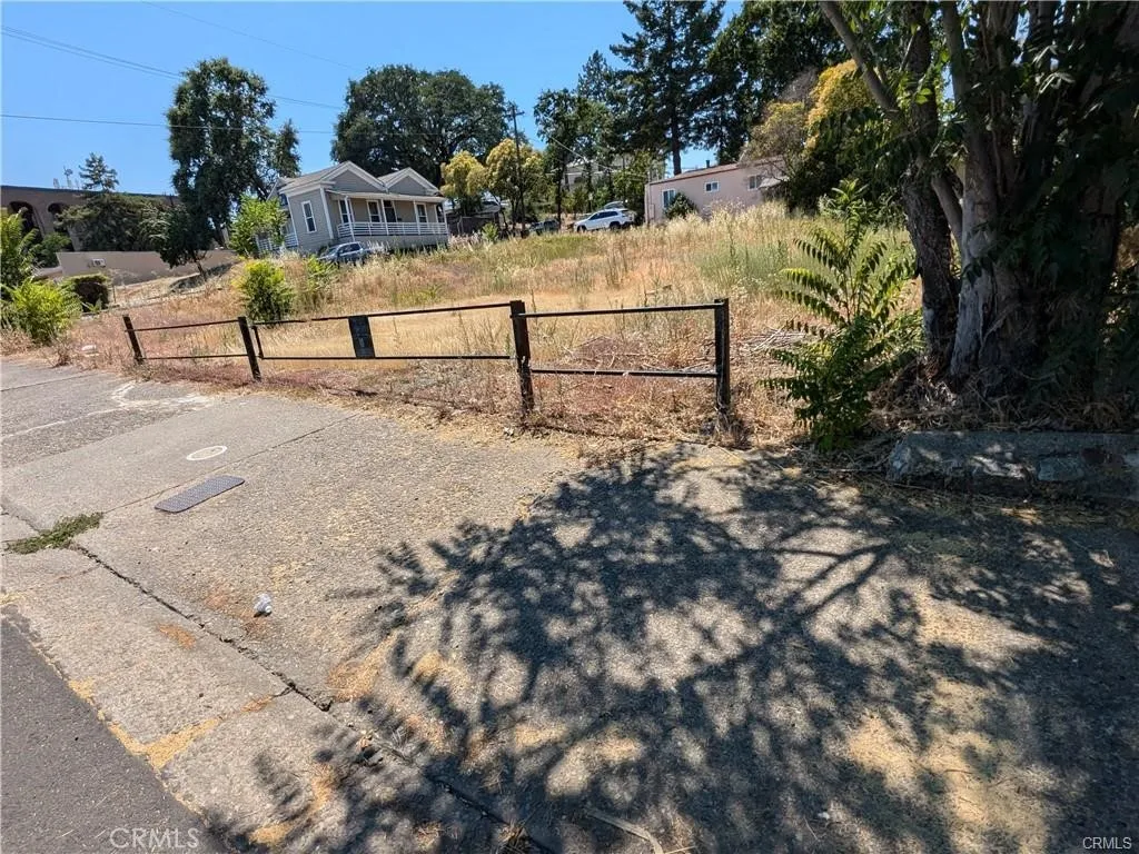 main property photo 11